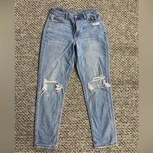 American eagle size 4 mom jeans